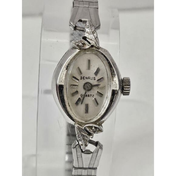 Rare Vintage Benrus Ladies Quartz Watch Diamonds Leaf Runs Good New Battery main image 14